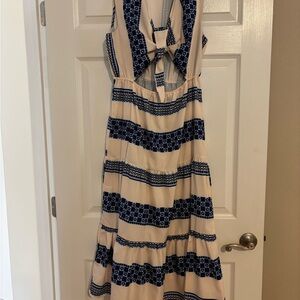 Chic Backless Blue and Cream Dress